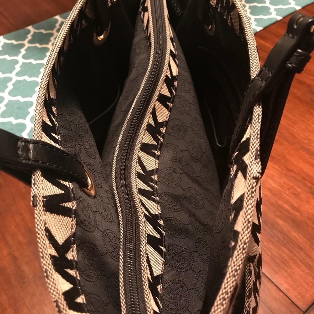 MICHEAL KORS PURSE